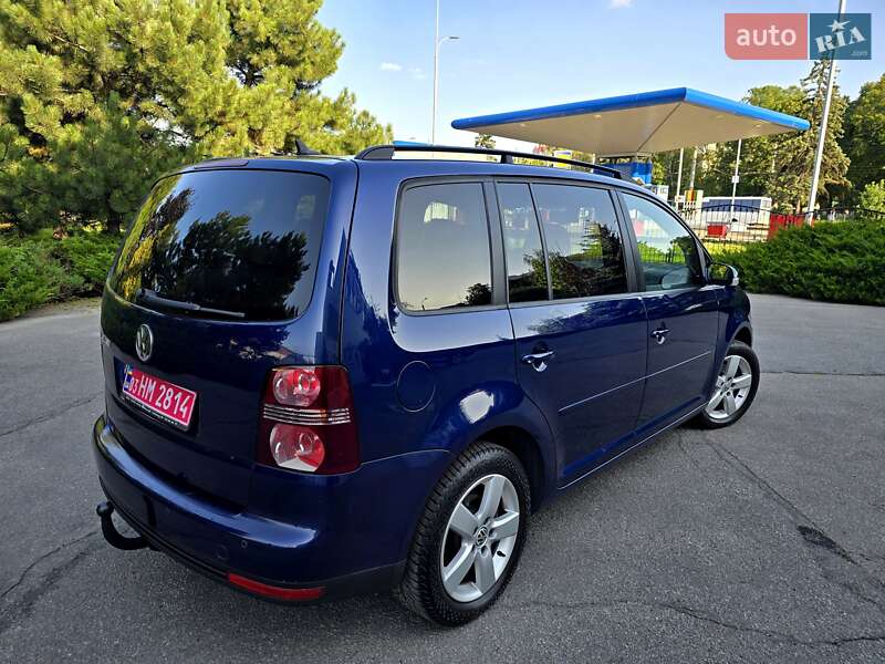 Мінівен Volkswagen Touran 2009 в Полтаві