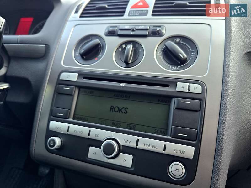 Мінівен Volkswagen Touran 2009 в Полтаві