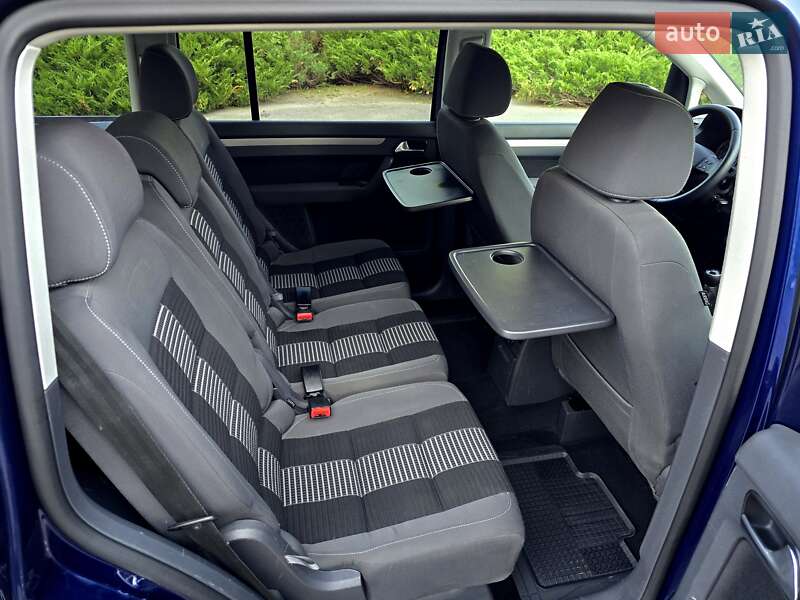 Мінівен Volkswagen Touran 2009 в Полтаві