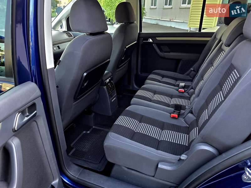 Мінівен Volkswagen Touran 2009 в Полтаві