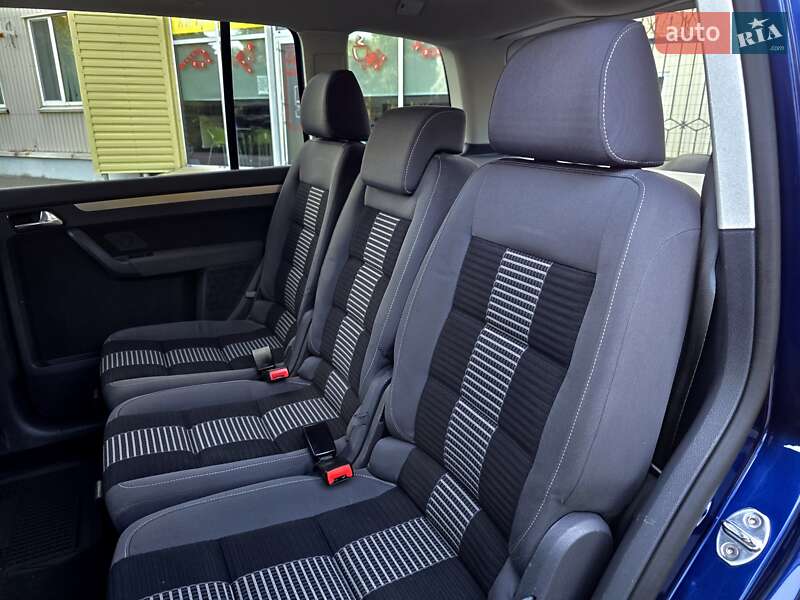 Мінівен Volkswagen Touran 2009 в Полтаві