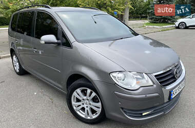 Минивэн Volkswagen Touran 2007 в Киеве