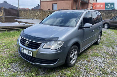 Минивэн Volkswagen Touran 2007 в Ровно