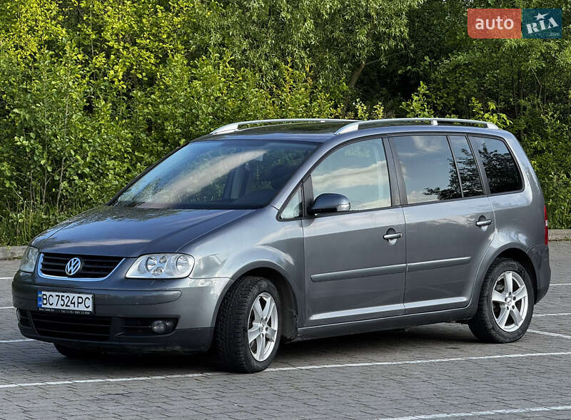 Мінівен Volkswagen Touran 2004 в Щирце