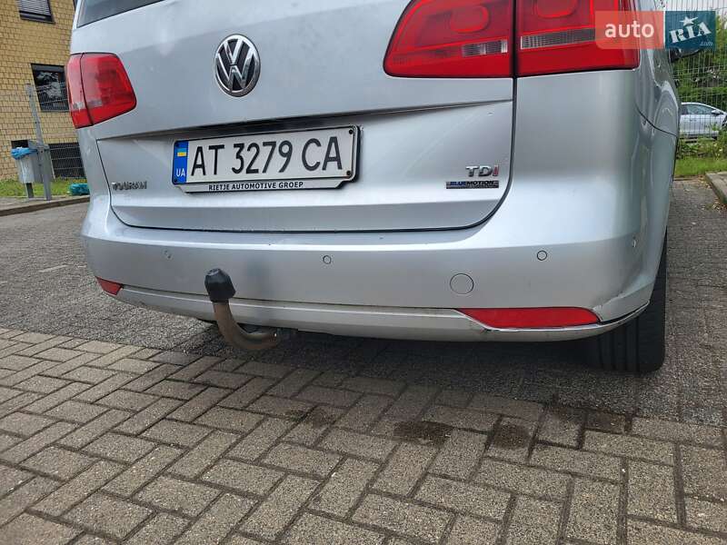 Минивэн Volkswagen Touran 2012 в Вижнице
