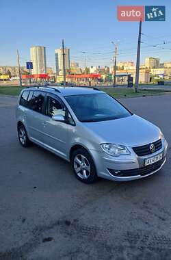 Мінівен Volkswagen Touran 2009 в Харкові