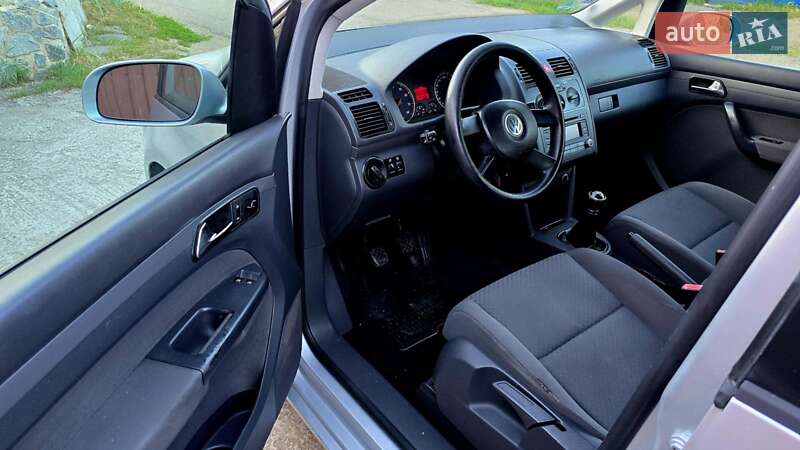 Минивэн Volkswagen Touran 2006 в Полтаве