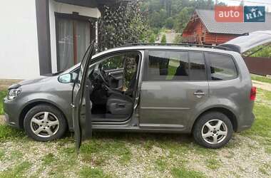 Минивэн Volkswagen Touran 2011 в Надворной