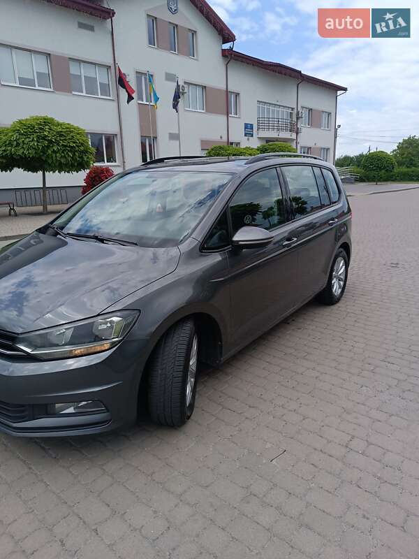 Мікровен Volkswagen Touran 2017 в Львові