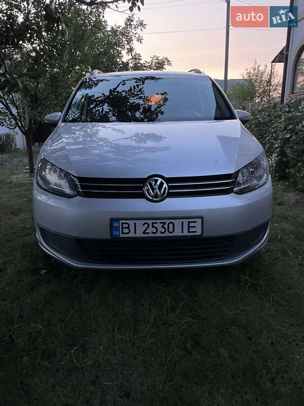 Минивэн Volkswagen Touran 2011 в Градижске фото 2 Минивэн Volkswagen Touran 2011 в Градижске