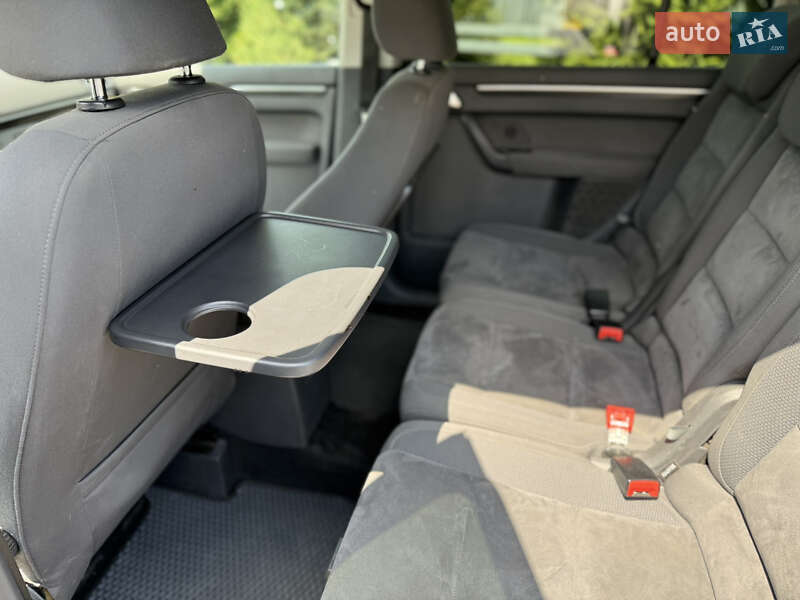 Мінівен Volkswagen Touran 2010 в Вінниці