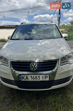 Мінівен Volkswagen Touran 2008 в Києві