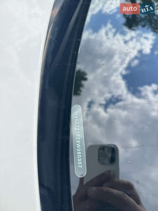 Минивэн Volkswagen Touran 2008 в Киеве