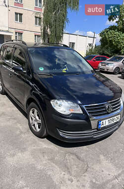 Минивэн Volkswagen Touran 2008 в Киеве