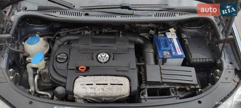 Минивэн Volkswagen Touran 2010 в Луцке