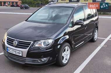 Мінівен Volkswagen Touran 2010 в Луцьку