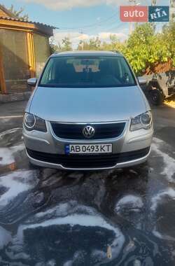 Мінівен Volkswagen Touran 2010 в Вінниці