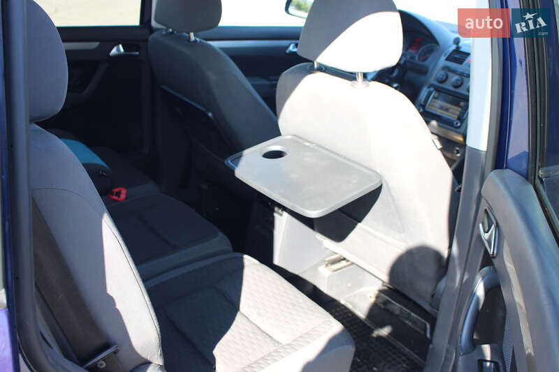 Минивэн Volkswagen Touran 2007 в Днепре