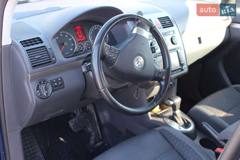 Минивэн Volkswagen Touran 2007 в Днепре