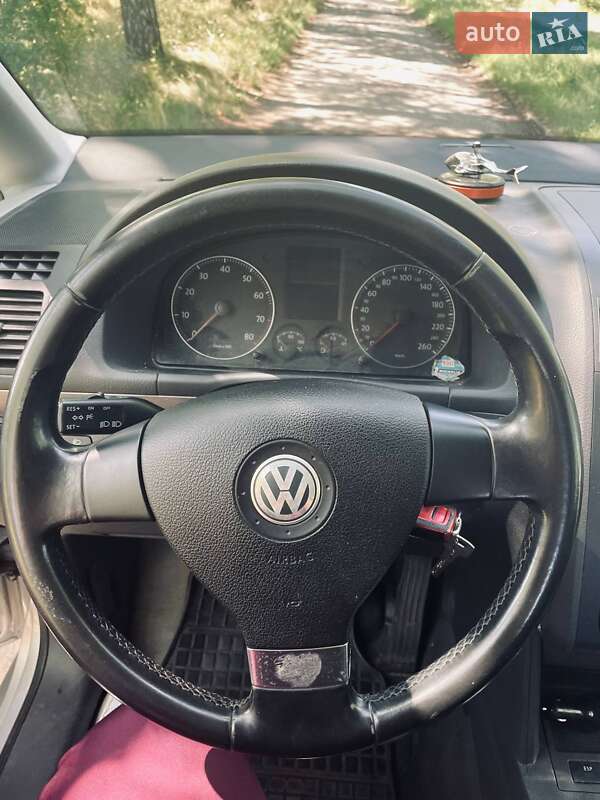 Минивэн Volkswagen Touran 2004 в Бершади