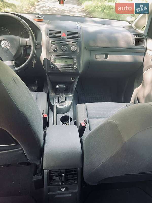 Минивэн Volkswagen Touran 2004 в Бершади