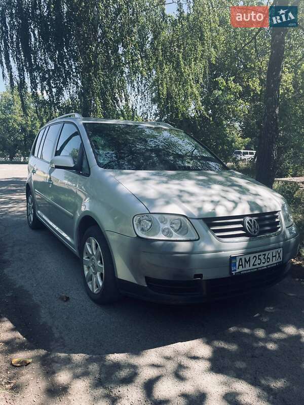 Минивэн Volkswagen Touran 2004 в Бершади