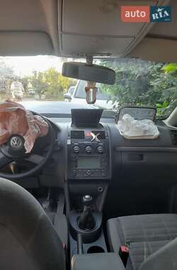 Мінівен Volkswagen Touran 2006 в Чернівцях