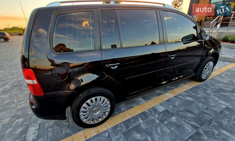 Минивэн Volkswagen Touran 2006 в Звягеле