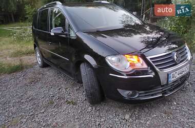 Минивэн Volkswagen Touran 2008 в Луцке