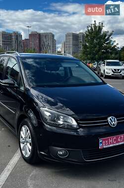 Мінівен Volkswagen Touran 2014 в Києві