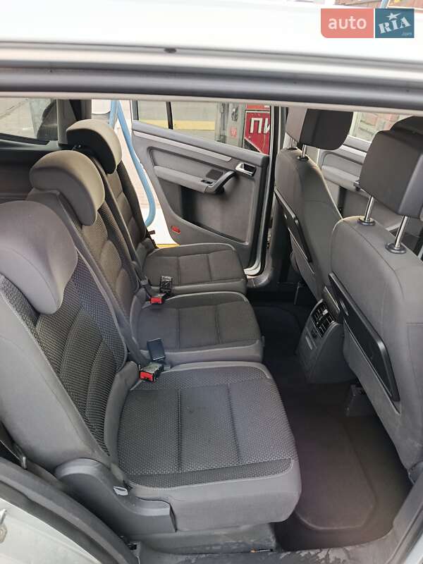 Минивэн Volkswagen Touran 2013 в Ровно