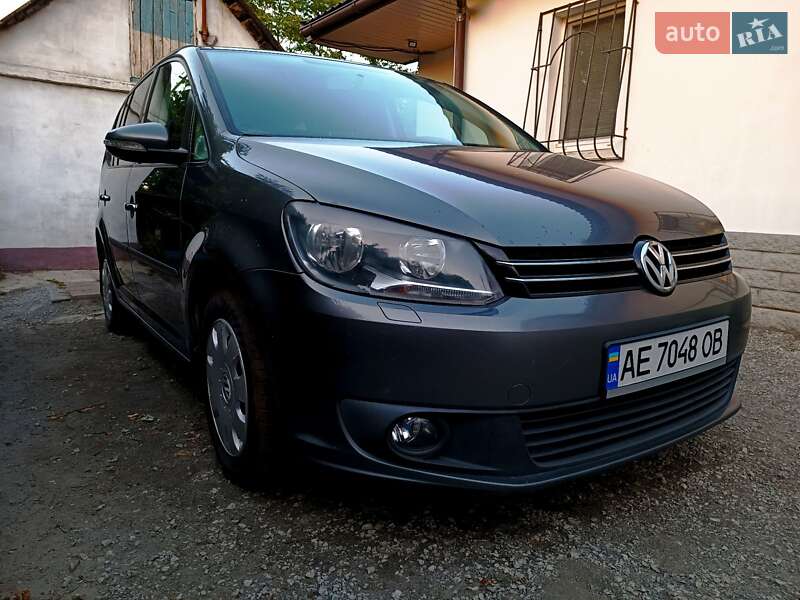 Минивэн Volkswagen Touran 2010 в Бершади