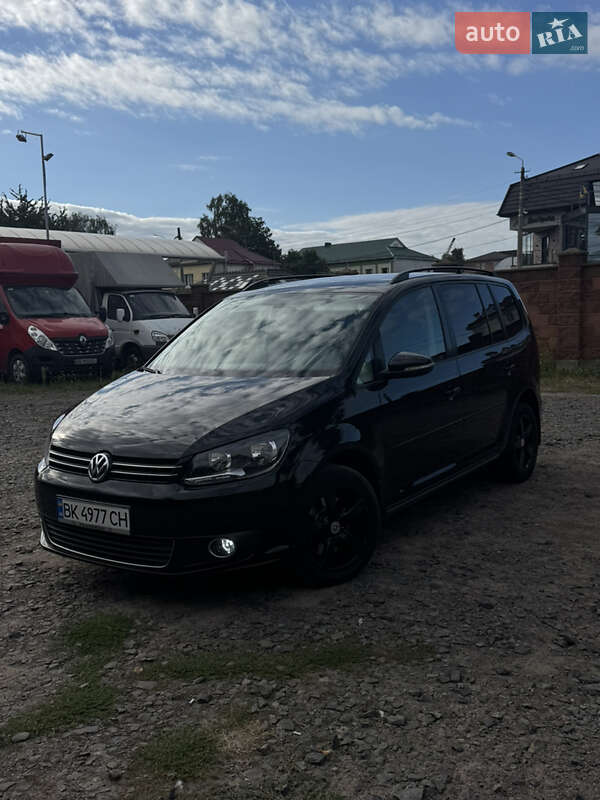 Volkswagen Touran 2011