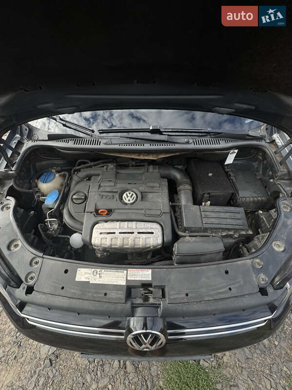 Мінівен Volkswagen Touran 2011 в Рівному