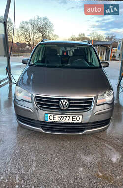 Минивэн Volkswagen Touran 2007 в Черновцах