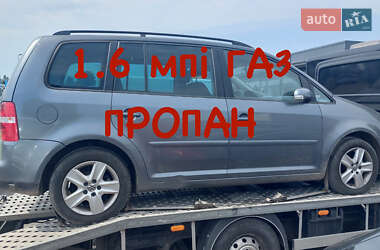 Мінівен Volkswagen Touran 2006 в Луцьку