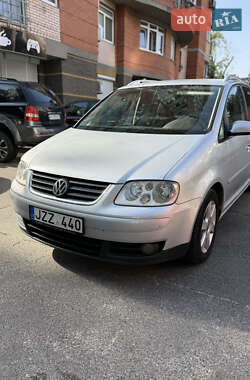 Минивэн Volkswagen Touran 2004 в Киеве