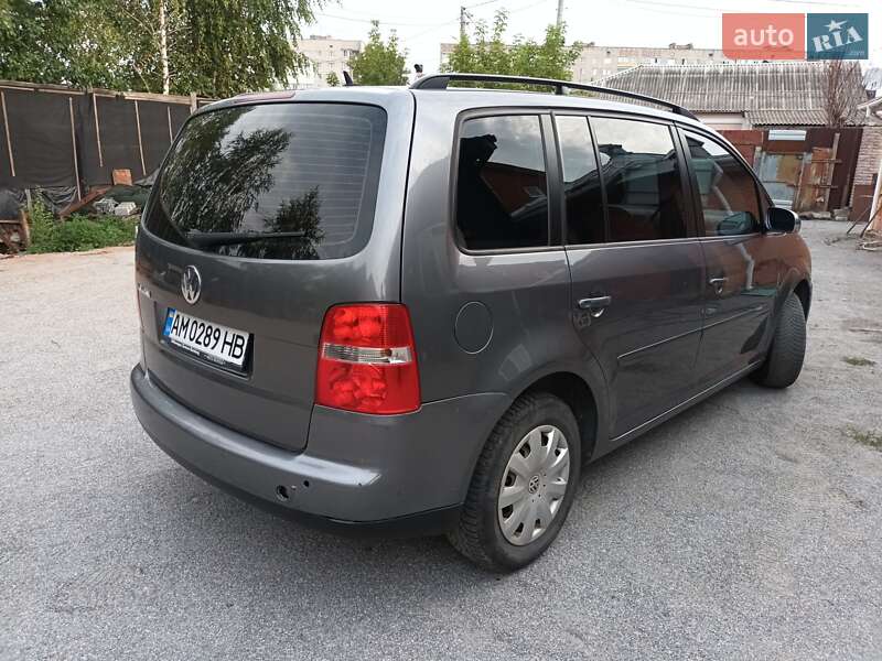 Мінівен Volkswagen Touran 2006 в Бердичеві фото 7 Мінівен Volkswagen Touran 2006 в Бердичеві