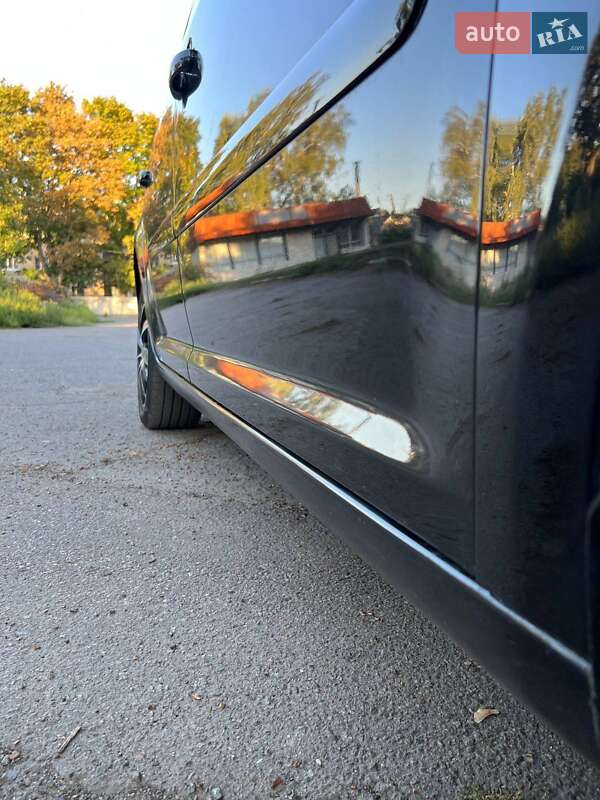 Мінівен Volkswagen Touran 2003 в Хоролі