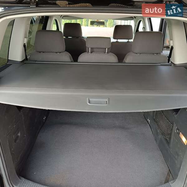 Минивэн Volkswagen Touran 2003 в Нововолынске фото 19 Минивэн Volkswagen Touran 2003 в Нововолынске