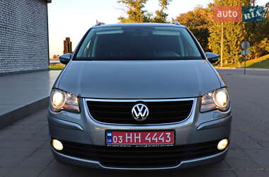 Минивэн Volkswagen Touran 2009 в 