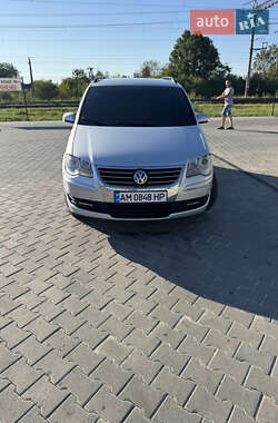 Мінівен Volkswagen Touran 2007 в Звягелі