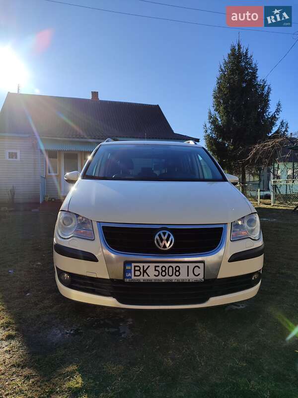 Volkswagen Touran 2010