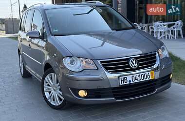 Минивэн Volkswagen Touran 2008 в Луцке