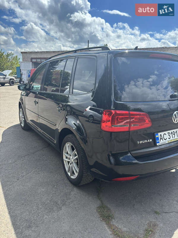 Мінівен Volkswagen Touran 2014 в Луцьку