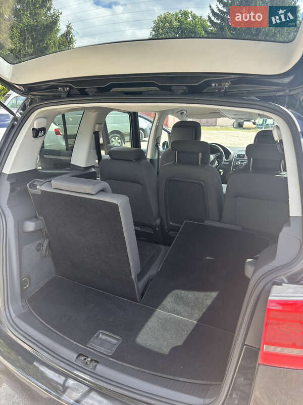 Мінівен Volkswagen Touran 2014 в Луцьку