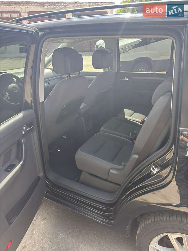 Мінівен Volkswagen Touran 2014 в Луцьку