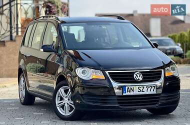 Минивэн Volkswagen Touran 2007 в Дрогобыче