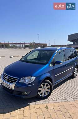 Минивэн Volkswagen Touran 2008 в Львове