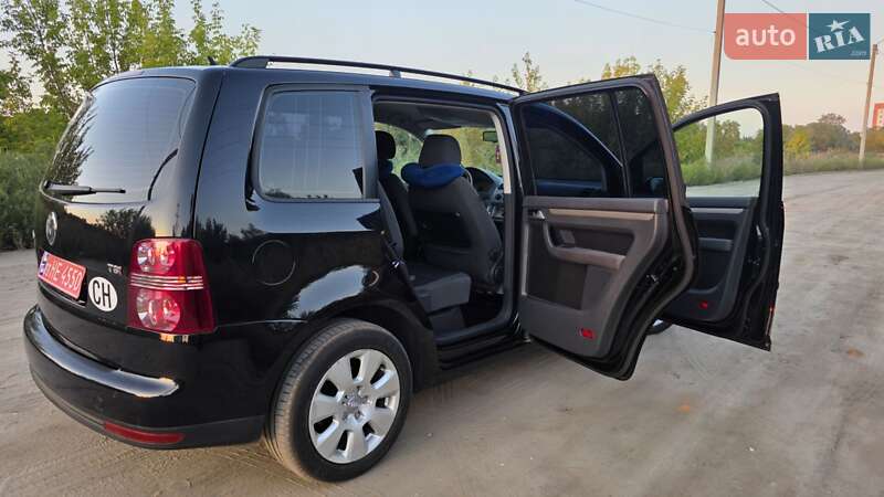 Минивэн Volkswagen Touran 2009 в Днепре